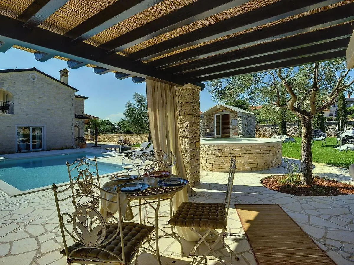 Charming Villa With Heated Pool Near Rovinj Rovinjsko Selo 0*,  Kroatien