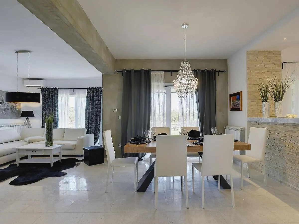 Charming Villa With Heated Pool Near Rovinj Rovinjsko Selo 0*,  Kroatien