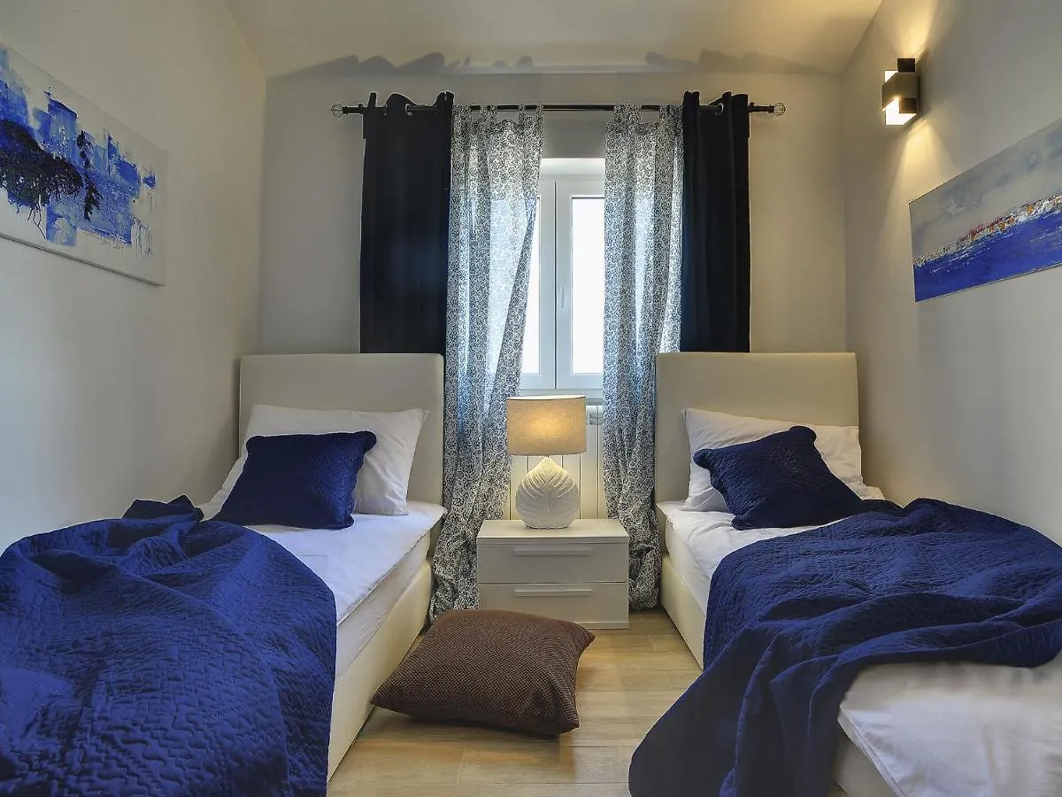 Charming Villa With Heated Pool Near Rovinj Rovinjsko Selo